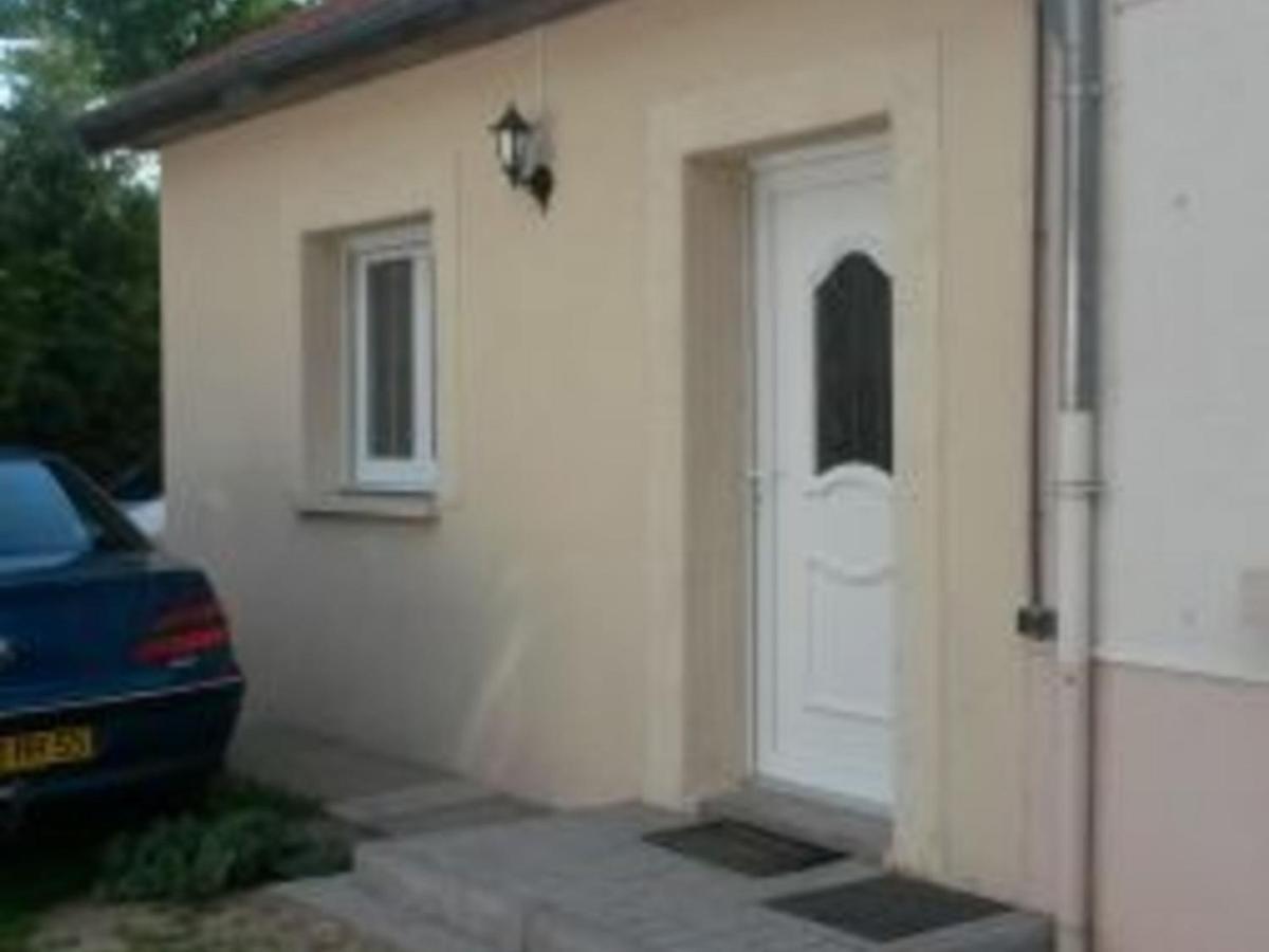 Gîte Étain, 2 pièces, 2 personnes - FR-1-585-3 Esterno foto