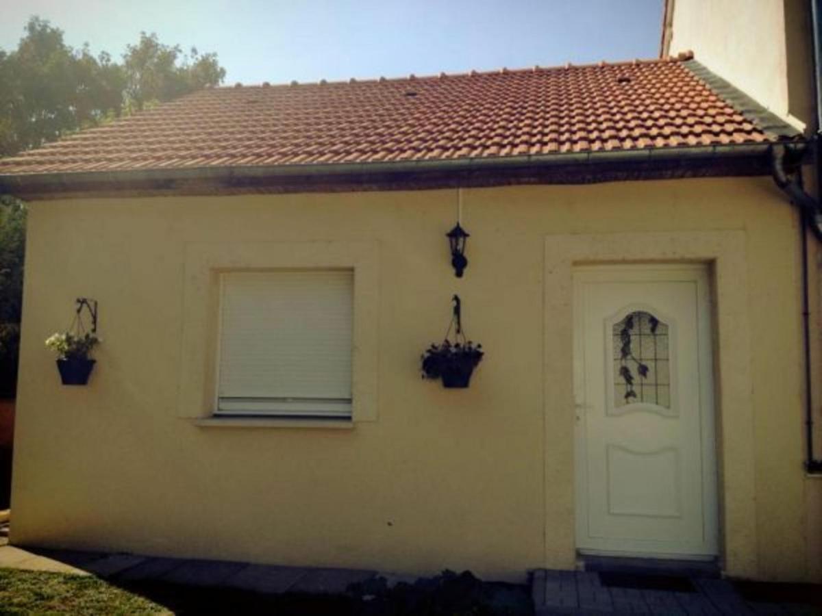 Gîte Étain, 2 pièces, 2 personnes - FR-1-585-3 Esterno foto